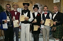 Die Weltmeister der Kategorie Schnauzbärte (vlnr.): Daniel Lawlor, Jonny King, Jaromi Zsolt, Patrick Fette, Jackie Lynn und Wolfgang Schneider. (Foto: Stefanie Reindl) Die Weltmeister der Kategorie Schnauzbärte (vlnr.): Daniel Lawlor, Jonny King, Jaromi Zsolt, Patrick Fette, Jackie Lynn und Wolfgang Schneider. (Foto: Stefanie Reindl)