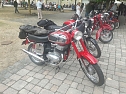 Trotz der wochenlangen Hitze kamen zum diesj&auml;hrigen Treffen &uuml;ber 100 Besitzer eines Mopeds, Motorrollers, Motorrades oder Dreirades der tschechischen Marken Jawa oder CZ auf das Gel&auml;nde der Festscheune in R&ouml;blingen am See (Sachsen-Anhalt) (Foto: H. Rein)