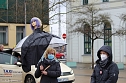 Proteste der Fris&ouml;rinnung vor dem Nordh&auml;user Bahnhof (Foto: oas)