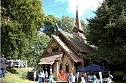 Eine Kirche zieht um (Foto: Peter Blei)