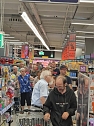 Streik im Kaufland f&uuml;hrte zu langen Schlangen an den Kassen  (Foto: T.Benich)