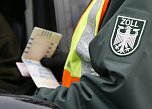 Zoll: Passkontrolle (Foto: Zoll)