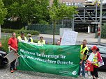 Protest der Besch&auml;ftigten (Foto: Harald Buntfu&szlig;)