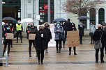 Proteste der Fris&ouml;rinnung vor dem Nordh&auml;user Bahnhof (Foto: oas)