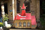 Eine Kirche zieht um (Foto: Peter Blei)