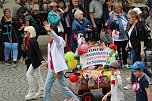 211. Brunnenfestumzug in Bad Langensalza mit vielen fr&ouml;hlichen Akteuren (Foto: Eva Maria Wiegand)