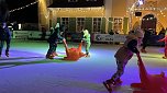 Eisbahn mit super Party in Bad Langensalza eröffnet (Foto: Eva Maria Wiegand) Eisbahn mit super Party in Bad Langensalza eröffnet (Foto: Eva Maria Wiegand)