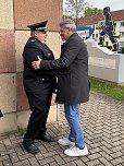 Ehrung der Alterskameraden - Feuerwehrstele vor dem Barbaraheim Mühlhausen (Foto: LRA Unstrut-Hainich-Kreis) Ehrung der Alterskameraden - Feuerwehrstele vor dem Barbaraheim Mühlhausen (Foto: LRA Unstrut-Hainich-Kreis)