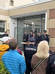 Ehrung der Alterskameraden - Feuerwehrstele vor dem Barbaraheim Mühlhausen (Foto: LRA Unstrut-Hainich-Kreis) Ehrung der Alterskameraden - Feuerwehrstele vor dem Barbaraheim Mühlhausen (Foto: LRA Unstrut-Hainich-Kreis)