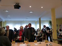 Übergabe der Bauschutzbrillen an Abgeordneten des Landtages Bild: Übergabe der Bauschutzbrillen an Abgeordneten des Landtages