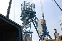 Neue Seilfahrtsbrücke wird montiert Bild: Neue Seilfahrtsbrücke wird montiert