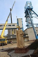 Neue Seilfahrtsbrücke wird montiert Bild: Neue Seilfahrtsbrücke wird montiert