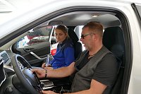 Autos an THC-Mädels übergeben Bild: Autos an THC-Mädels übergeben