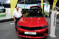 Peter Blei unterwegs auf der Erfurter Automobilmesse Bild: Peter Blei unterwegs auf der Erfurter Automobilmesse