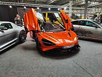 Peter Blei unterwegs auf der Erfurter Automobilmesse Bild: Peter Blei unterwegs auf der Erfurter Automobilmesse