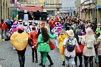 Bild: ZUm Karnevalsumzug zog es viele Jecken in die Stadt Bad Langensalza