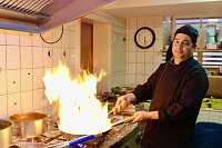Bild: Er&ouml;ffnungsfeier mit geladenen G&auml;sten im Punjabi Bad&acute;sha