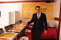 Bild: Er&ouml;ffnungsfeier mit geladenen G&auml;sten im Punjabi Bad&acute;sha