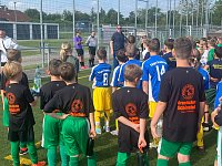 Bild: Kleine Kicker ganz gro&szlig; - in Bad Langensalza ma&szlig;en sich die Fu&szlig;ballmannschaften der Grundschulen