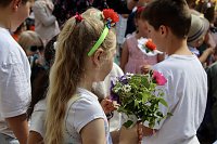 Auftakt zum Brunnenfest in Bad Langensalza mit vielen bunt geschmückten Kindern am Rathausbrunnen Bild: Auftakt zum Brunnenfest in Bad Langensalza mit vielen bunt geschmückten Kindern am Rathausbrunnen