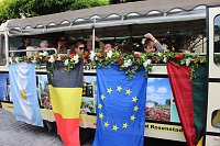 211. Brunnenfestumzug in Bad Langensalza mit vielen fröhlichen Akteuren Bild: 211. Brunnenfestumzug in Bad Langensalza mit vielen fröhlichen Akteuren