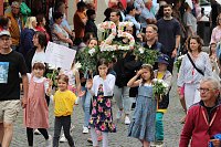 211. Brunnenfestumzug in Bad Langensalza mit vielen fröhlichen Akteuren Bild: 211. Brunnenfestumzug in Bad Langensalza mit vielen fröhlichen Akteuren