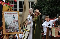 211. Brunnenfestumzug in Bad Langensalza mit vielen fröhlichen Akteuren Bild: 211. Brunnenfestumzug in Bad Langensalza mit vielen fröhlichen Akteuren