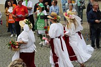 211. Brunnenfestumzug in Bad Langensalza mit vielen fröhlichen Akteuren Bild: 211. Brunnenfestumzug in Bad Langensalza mit vielen fröhlichen Akteuren