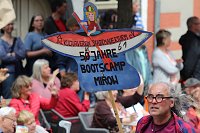 Teilnehmerinnen und Teilnehmer des Festumzuges zum 211. Brunnenfest in Bad Langensalza Bild: Teilnehmerinnen und Teilnehmer des Festumzuges zum 211. Brunnenfest in Bad Langensalza