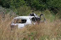 Ein ausgebrannter Wagen mit einer Leiche wurde heute bei Nordhausen gefunden Bild: Ein ausgebrannter Wagen mit einer Leiche wurde heute bei Nordhausen gefunden