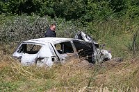 Ein ausgebrannter Wagen mit einer Leiche wurde heute bei Nordhausen gefunden Bild: Ein ausgebrannter Wagen mit einer Leiche wurde heute bei Nordhausen gefunden
