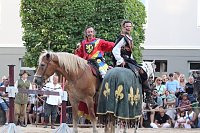 Hochprofessionelle Reitershow mit "Wenzel Ritterspiele" Bild: Hochprofessionelle Reitershow mit "Wenzel Ritterspiele"