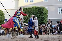 Hochprofessionelle Reitershow mit "Wenzel Ritterspiele" Bild: Hochprofessionelle Reitershow mit "Wenzel Ritterspiele"
