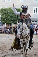 Hochprofessionelle Reitershow mit "Wenzel Ritterspiele" Bild: Hochprofessionelle Reitershow mit "Wenzel Ritterspiele"