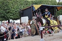 Hochprofessionelle Reitershow mit "Wenzel Ritterspiele" Bild: Hochprofessionelle Reitershow mit "Wenzel Ritterspiele"