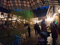 Advent auf den Höfen in Neustadt/Harz - Lichterschein mit Regenschirm Bild: Advent auf den Höfen in Neustadt/Harz - Lichterschein mit Regenschirm