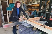 Bild: Das Dachdeckerhandwerk besteht nicht nur aus der Arbeit auf dem Dach