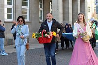 Bild: Einhundertundzwanzig Kindergartenkinder feierten mit ihren Erzieherinnen und Erziehern das 20. Jubil&auml;um des Schwefel-Sole-Heilbades Bad Langensalza mit einem Festumzug