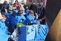 Bild: Einhundertundzwanzig Kindergartenkinder feierten mit ihren Erzieherinnen und Erziehern das 20. Jubil&auml;um des Schwefel-Sole-Heilbades Bad Langensalza mit einem Festumzug