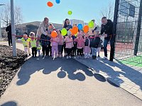 Bild: Einweihung des Spielplatzes in der bad Nauheimer Stra&szlig;e 