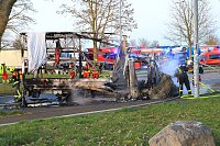 Bild: LKW brannte auf der Autobahn-Rastst&auml;tte