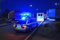 Bild: LKW brannte auf der Autobahn-Rastst&auml;tte