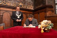 Bild: Feierliche Enth&uuml;llung der Bauernkriegss&auml;ule nach D&uuml;rers Pl&auml;nen