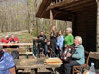 Wandergruppe im April Bild: Wandergruppe im April