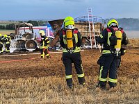 Hoher Schaden nach Feuer auf dem Feld Bild: Hoher Schaden nach Feuer auf dem Feld