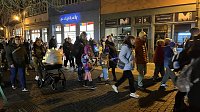 Bild: Bunter Kinderwagen beim Martinsumzug durch Bad Langensalza