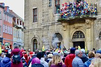 Bild: Beginn der 5. Jahreszeit. Kinder erst&uuml;rmen Langensalzaer Rathaus