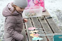 Große Freude bei kleinen Wichteln - Kita Kinder schmücken Weihnachtsbaum am Bad Langensalzaer Rathaus Bild: Große Freude bei kleinen Wichteln - Kita Kinder schmücken Weihnachtsbaum am Bad Langensalzaer Rathaus