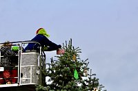 Große Freude bei kleinen Wichteln - Kita Kinder schmücken Weihnachtsbaum am Bad Langensalzaer Rathaus Bild: Große Freude bei kleinen Wichteln - Kita Kinder schmücken Weihnachtsbaum am Bad Langensalzaer Rathaus