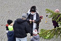 Große Weihnachtsbaumschmück-Aktion auf dem Töpfermarkt in Bad Langensalza Bild: Große Weihnachtsbaumschmück-Aktion auf dem Töpfermarkt in Bad Langensalza